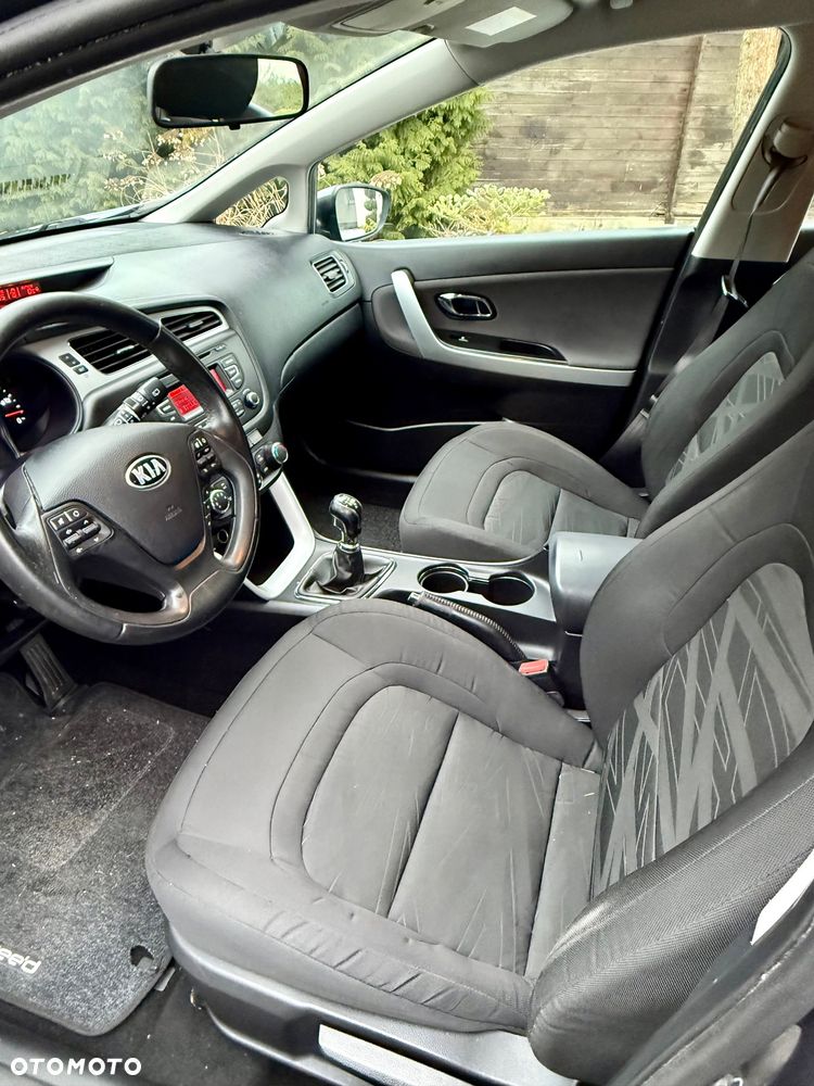 Kia Ceed - 14