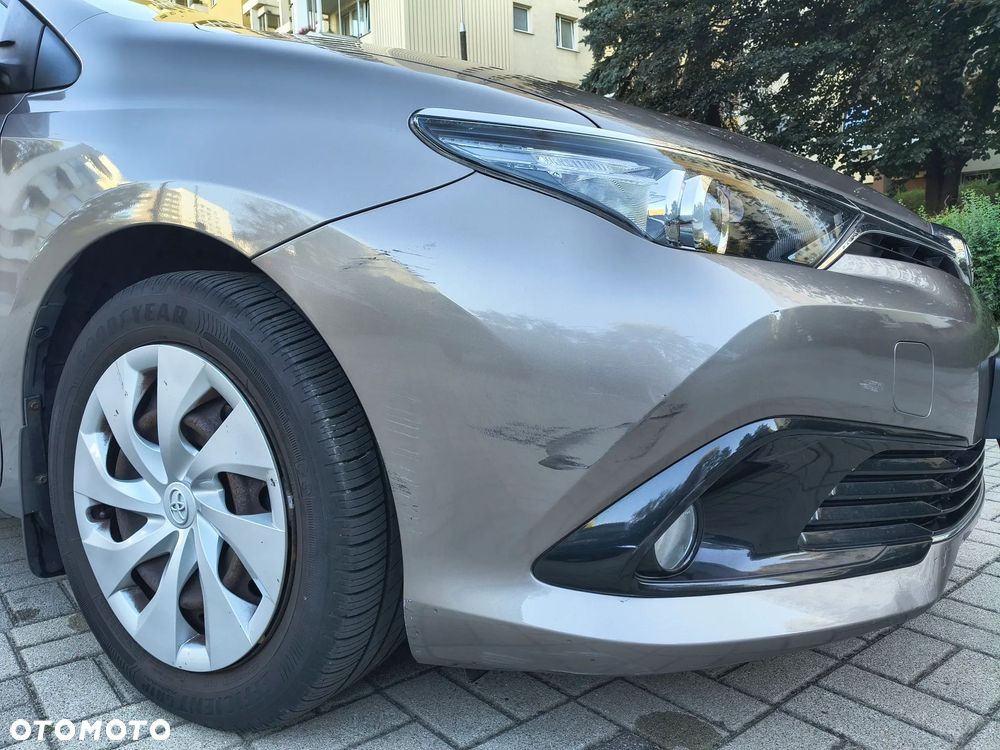 Toyota Auris 1.6 Premium Comfort - 10
