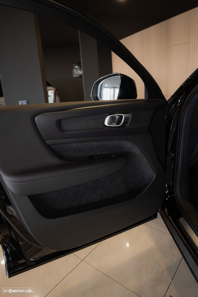 Volvo C40 Recharge Twin Motor Plus - 23