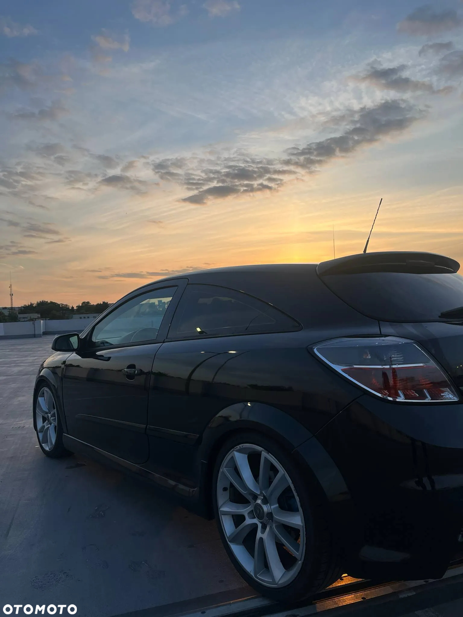 Opel Astra III GTC 2.0 T OPC - 6