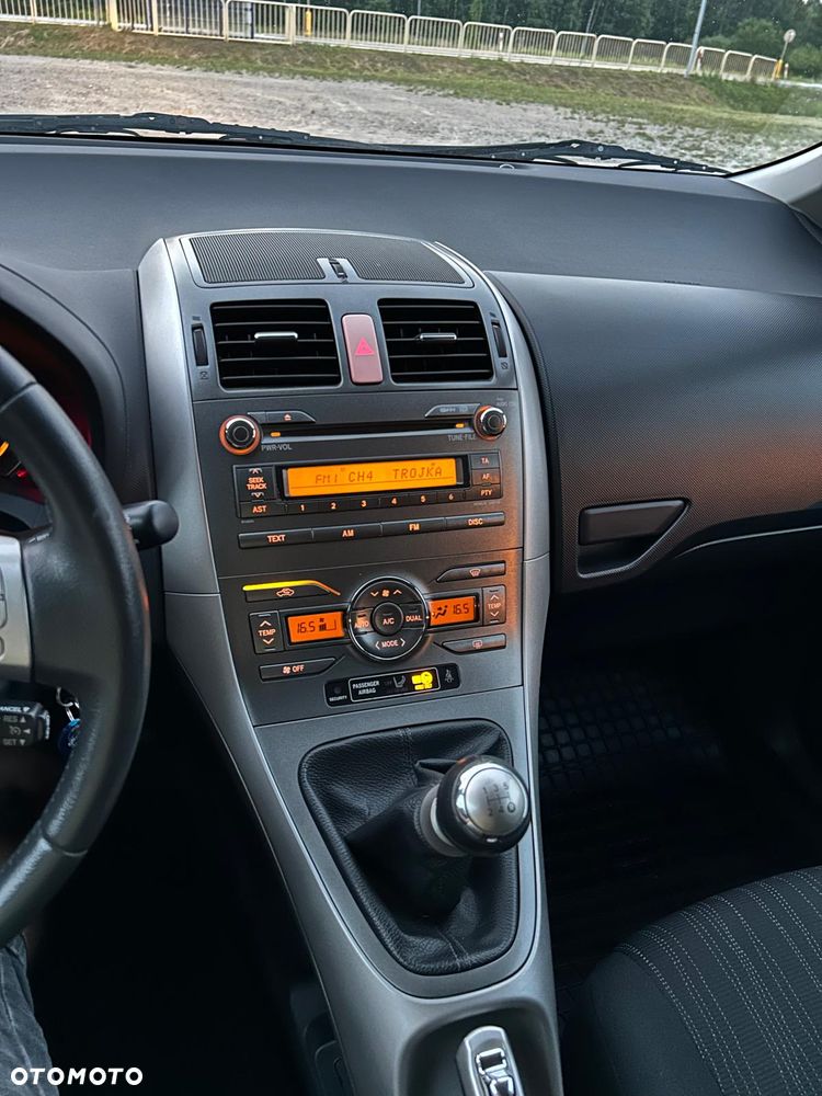Toyota Auris 1.6 VVT-i Premium - 8