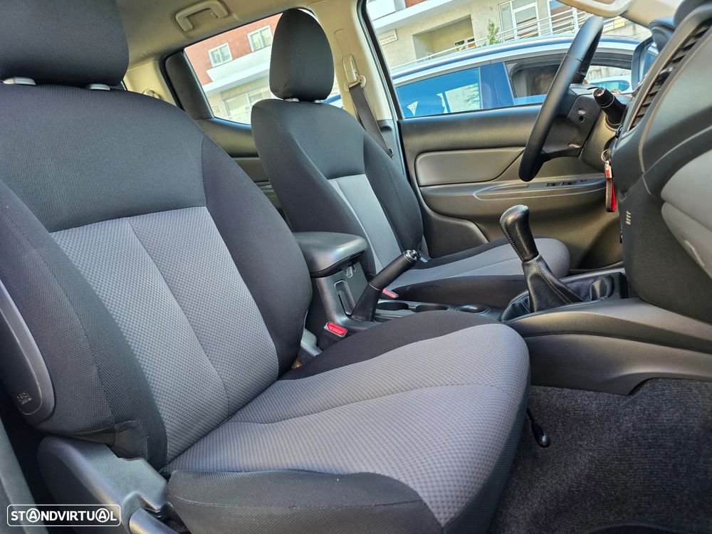 Mitsubishi L200 2.4 DI-D CD Invite 2WD - 18