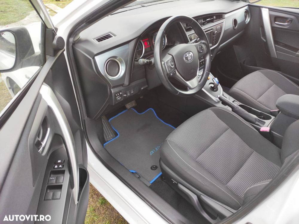 Toyota Auris - 5