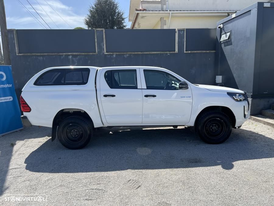 Toyota Hilux 2.4 D-4D 4WD CD CM - 9