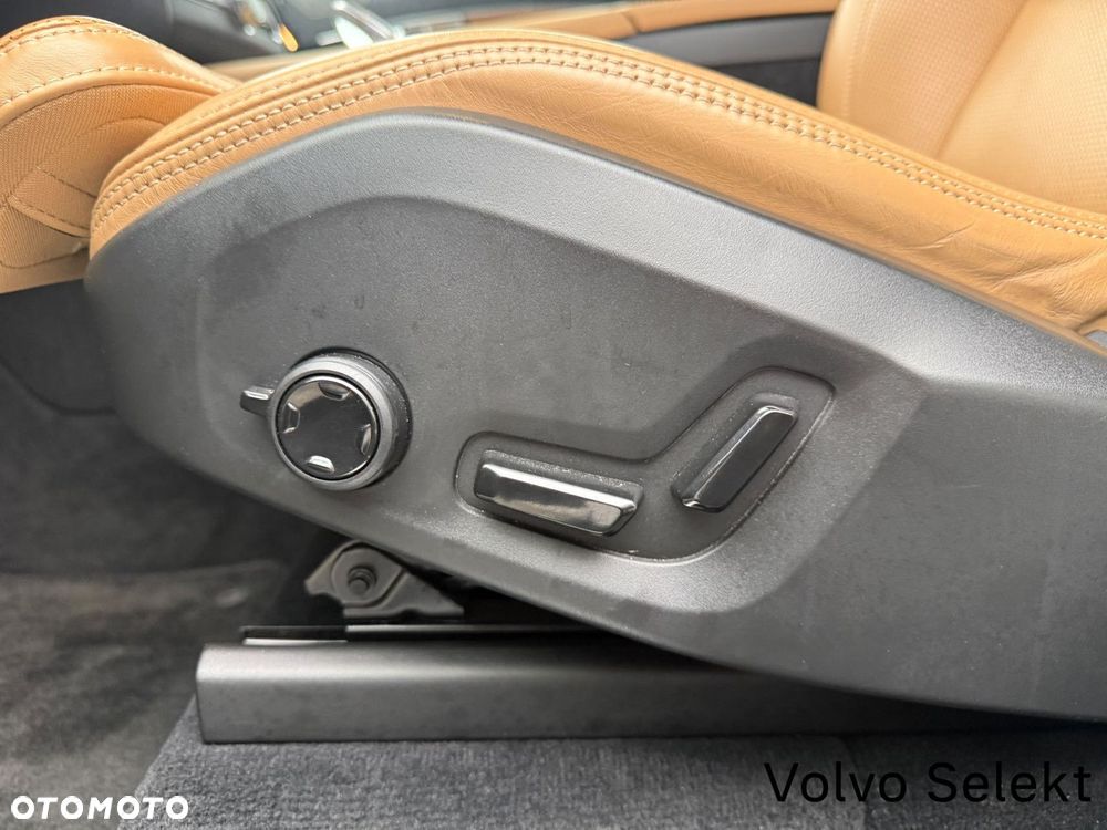 Volvo XC 90 - 13