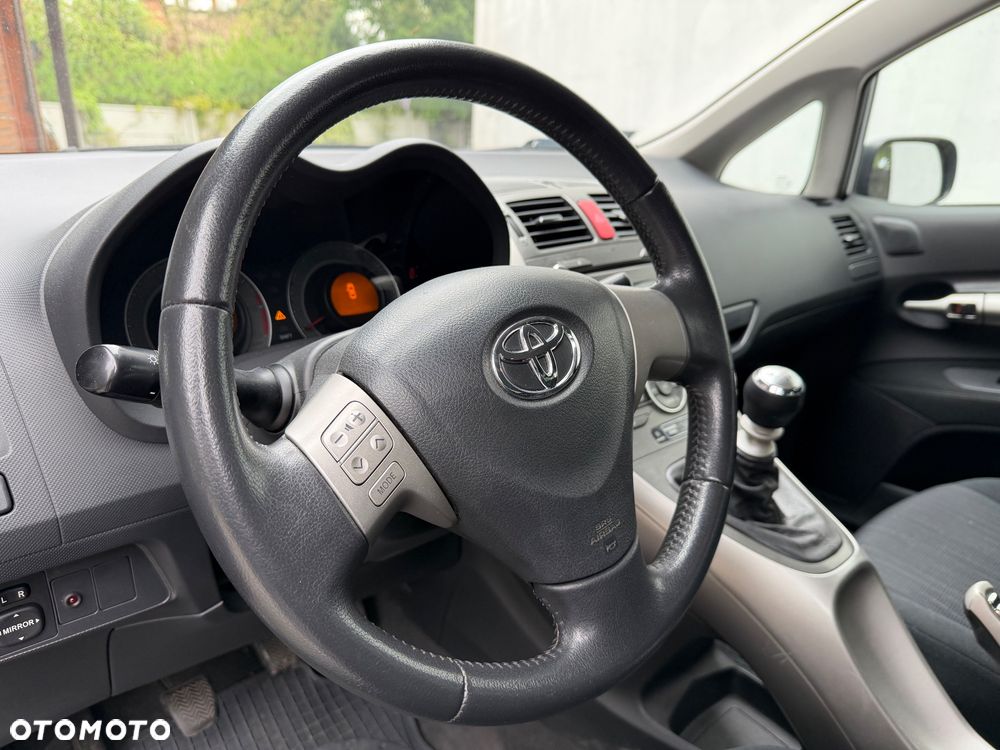 Toyota Auris 1.6 Sol - 6