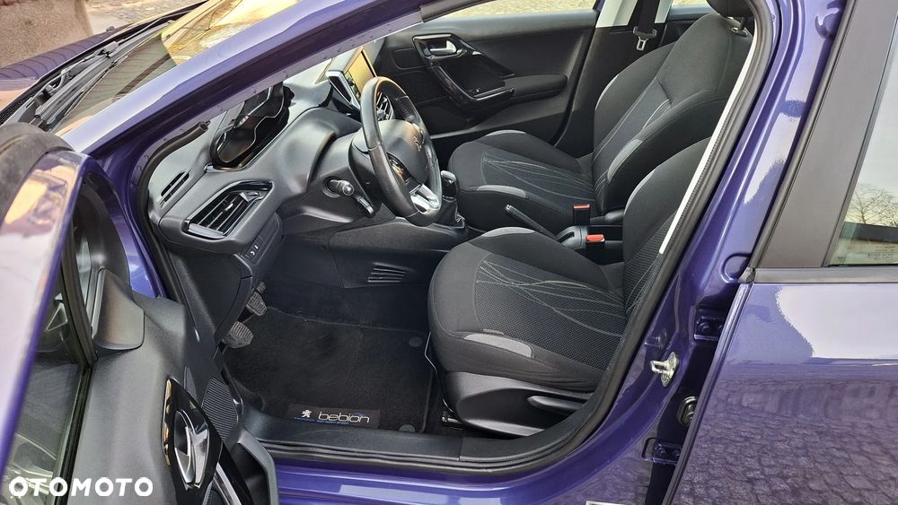 Peugeot 208 1.2 PureTech Allure - 22