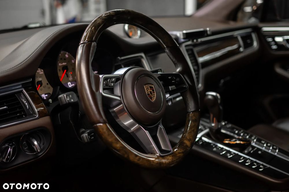 Porsche Macan Turbo - 21