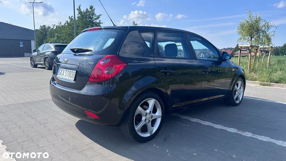 Kia Ceed 2.0 crdi Optimum + - 6