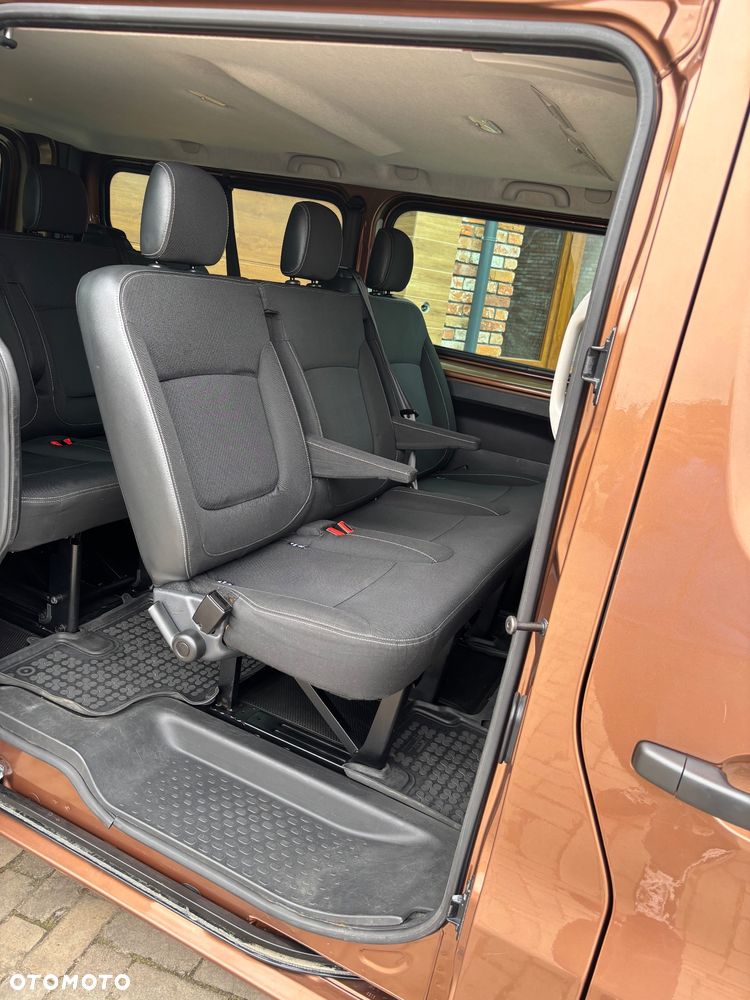Renault Trafic Grand 2.0 dCi - 10