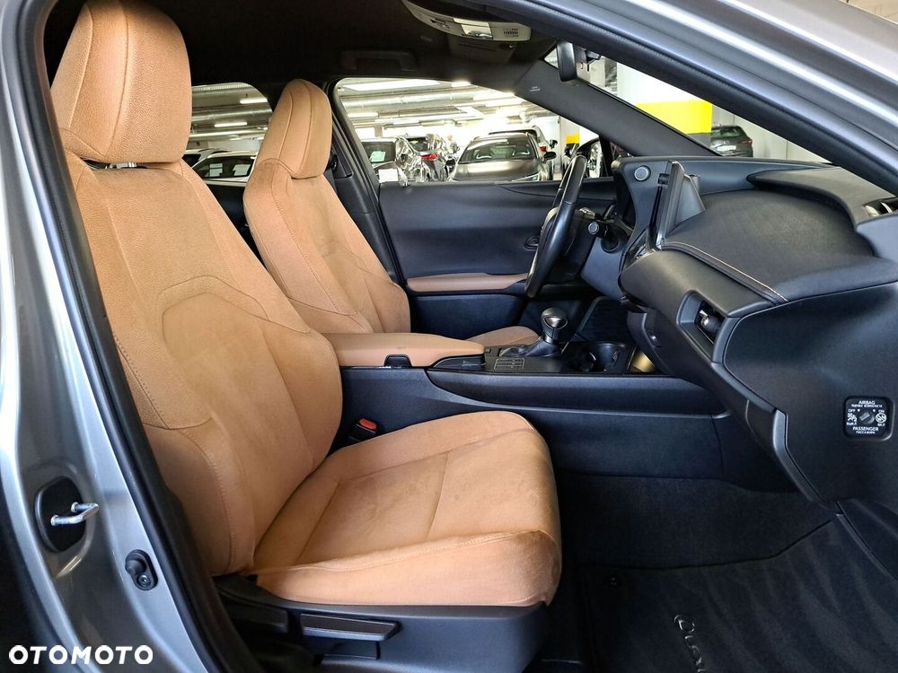Lexus UX 250h GPF Business 2WD - 16