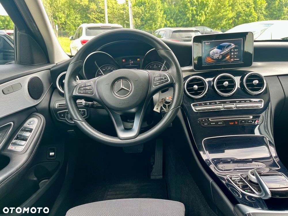 Mercedes-Benz Klasa C 180 9G-TRONIC Avantgarde - 19