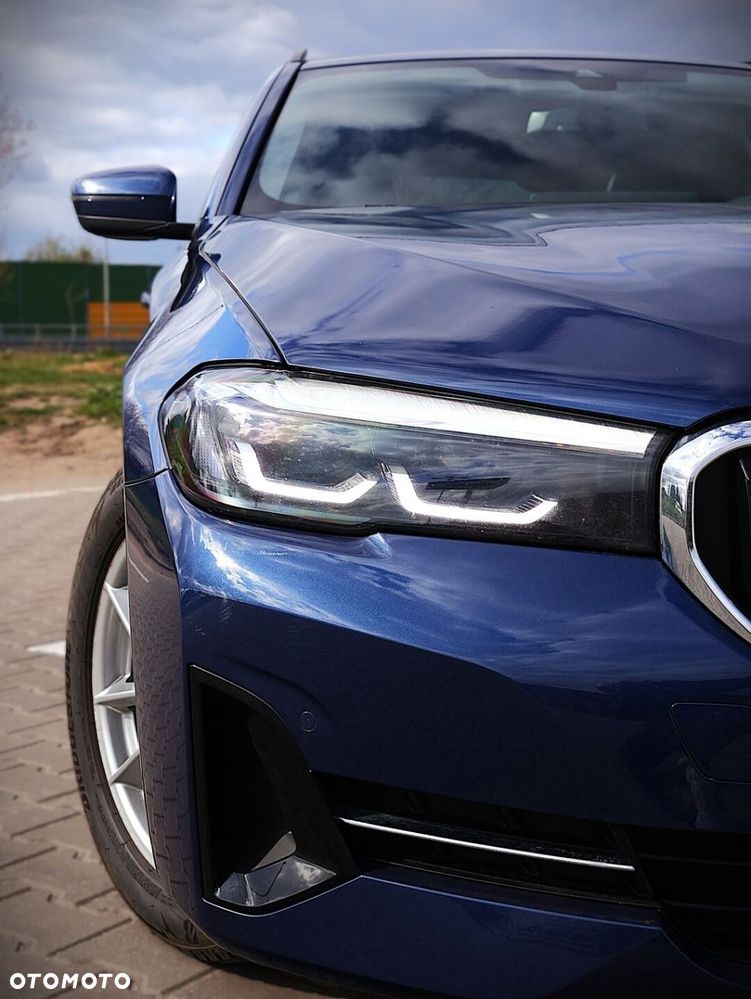 BMW Seria 5 520d xDrive mHEV - 4