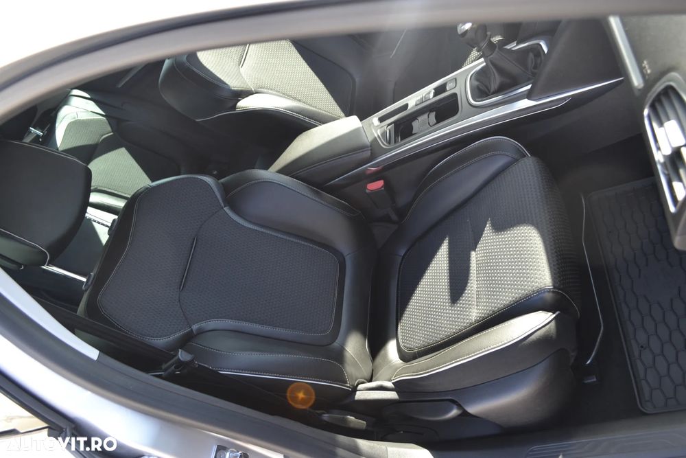 Renault Megane ENERGY dCi 110 Start & Stop Bose Edition - 14