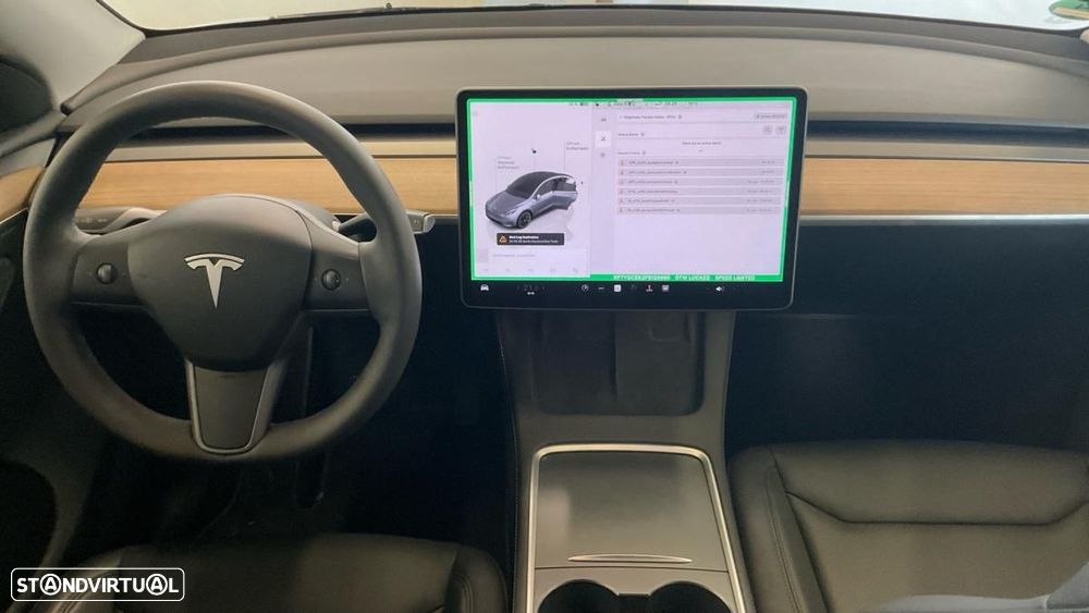 Tesla Model Y Long Range Dual Motor AWD - 3
