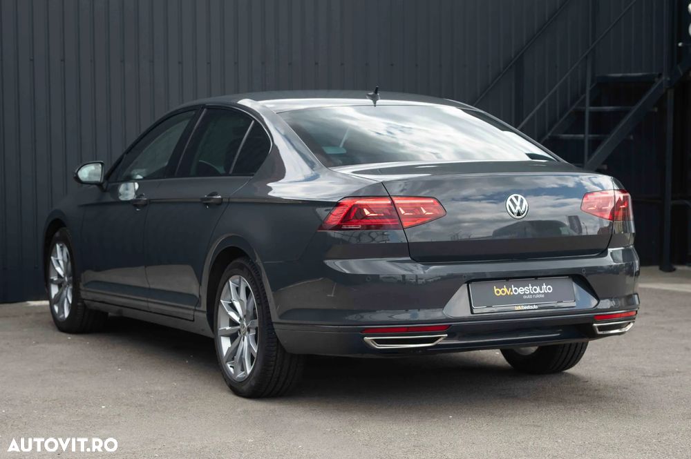 Volkswagen Passat 2.0 TDI DSG Highline - 20