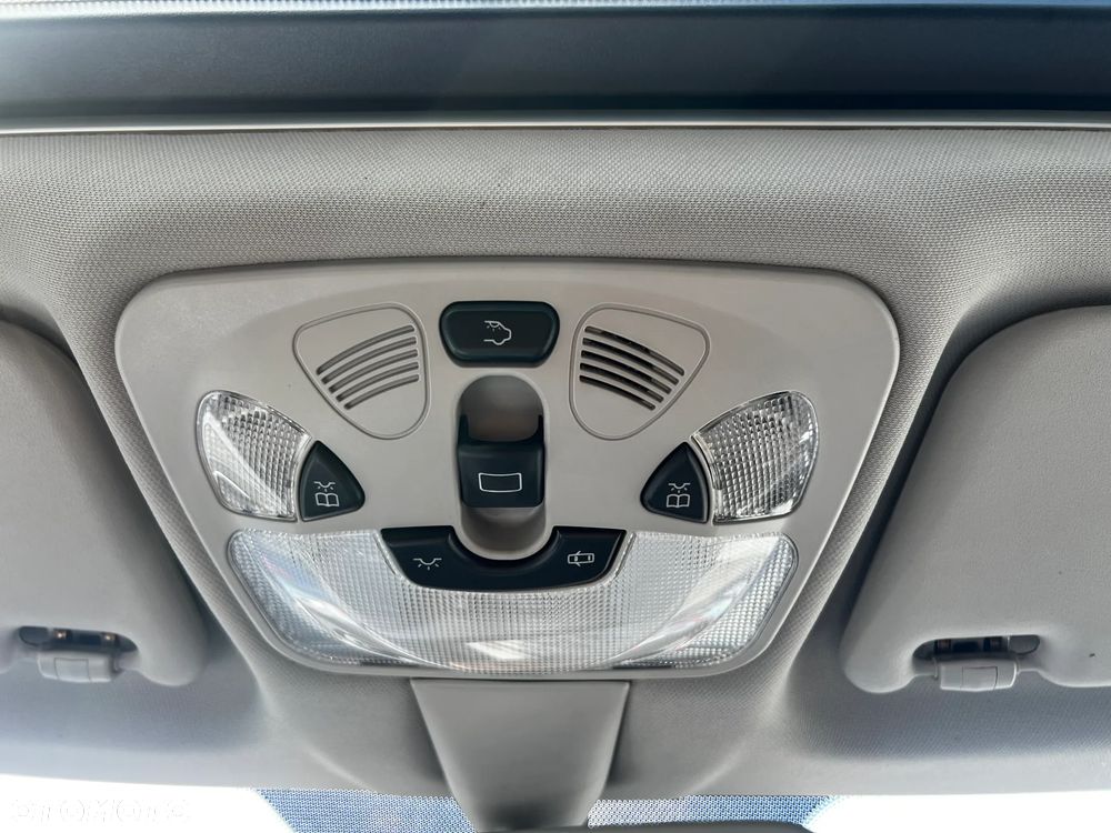 Mercedes-Benz Klasa C 220 CDI Automatik Avantgarde Sport Edition - 24