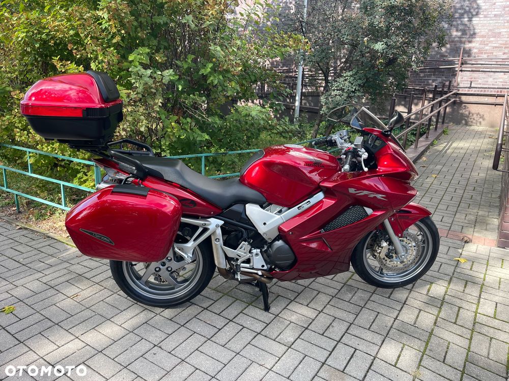 Honda VFR - 16