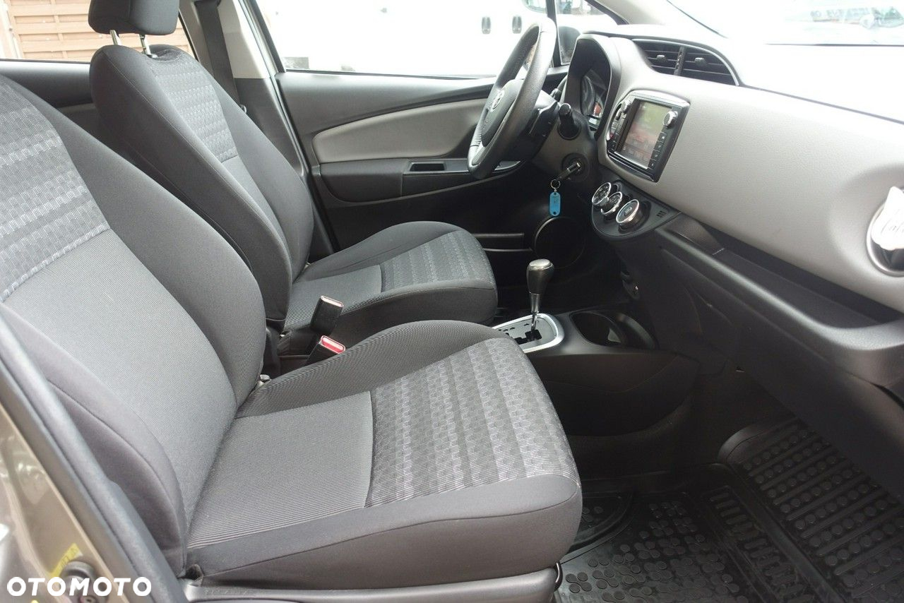 Toyota Yaris - 12