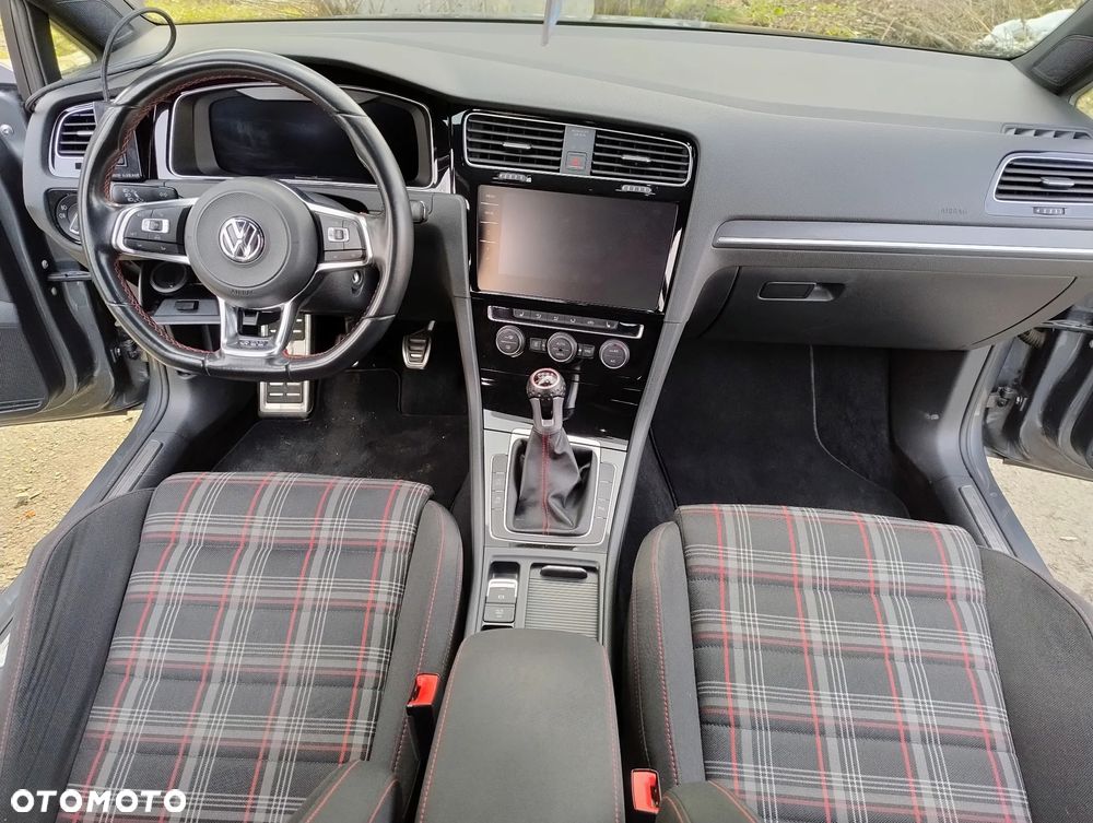 Volkswagen Golf GTI (BlueMotion Technology) - 7