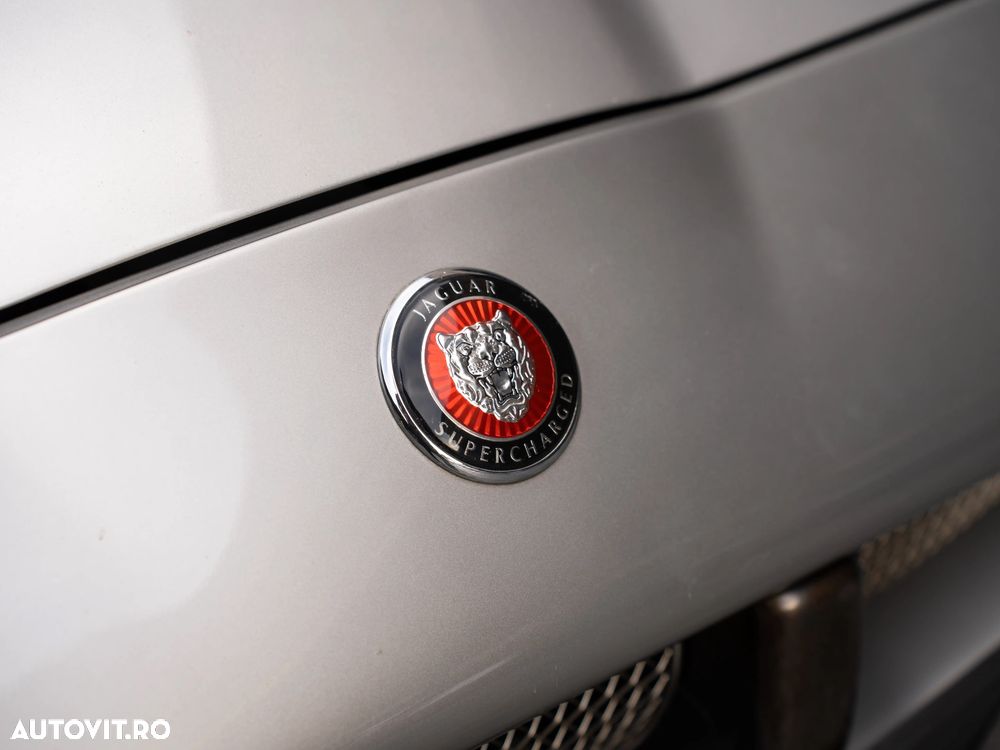 Jaguar XKR - 15