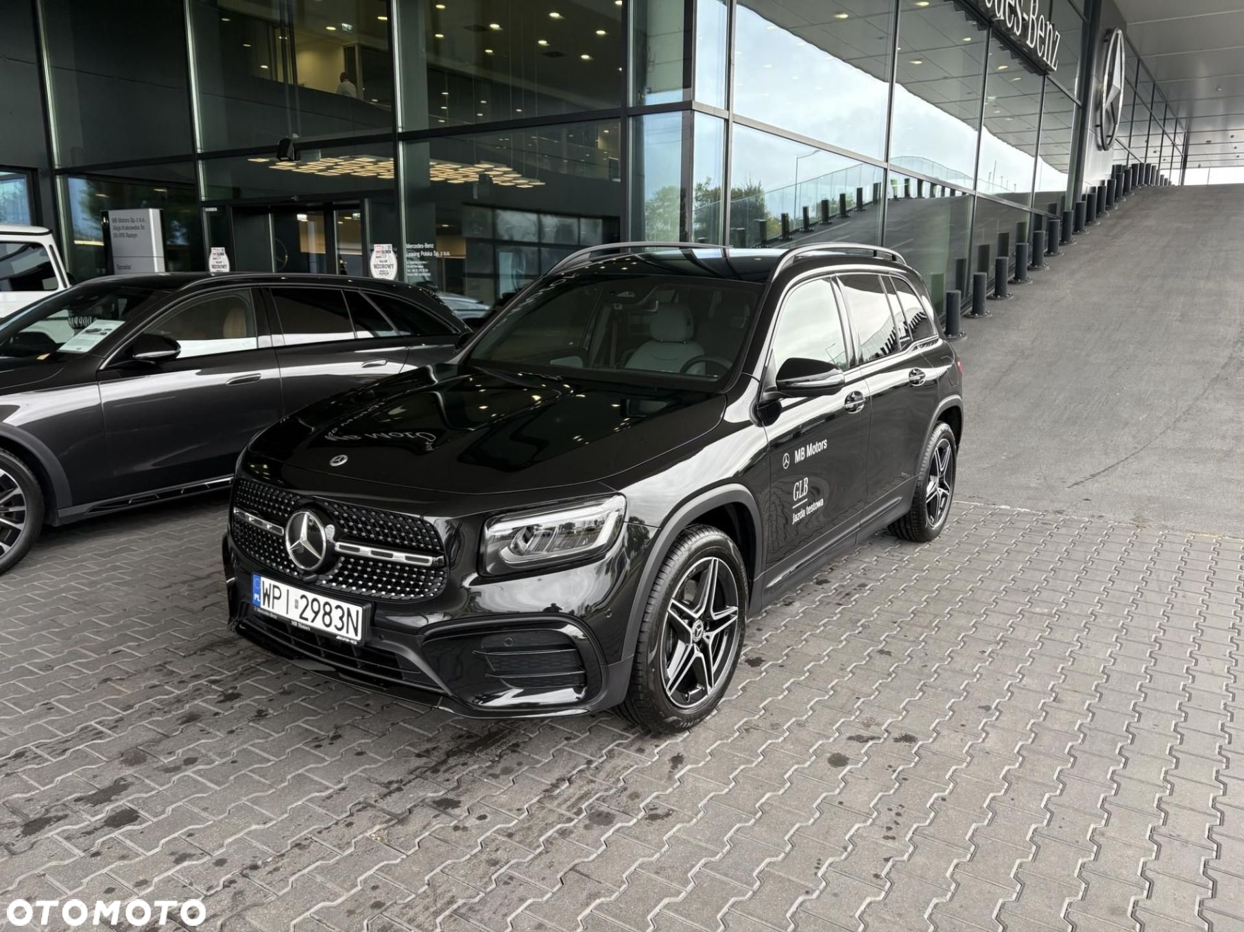Mercedes-Benz GLB - 2