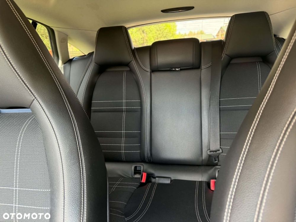Mercedes-Benz CLA 200 7G-DCT - 14