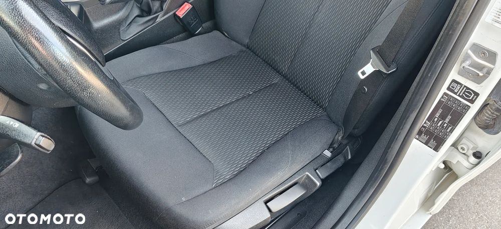 BMW Seria 1 116i - 19