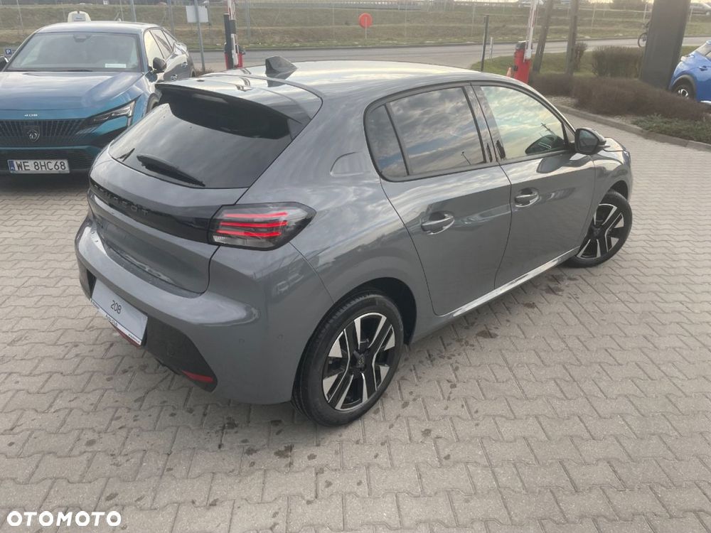 Peugeot 208 - 5
