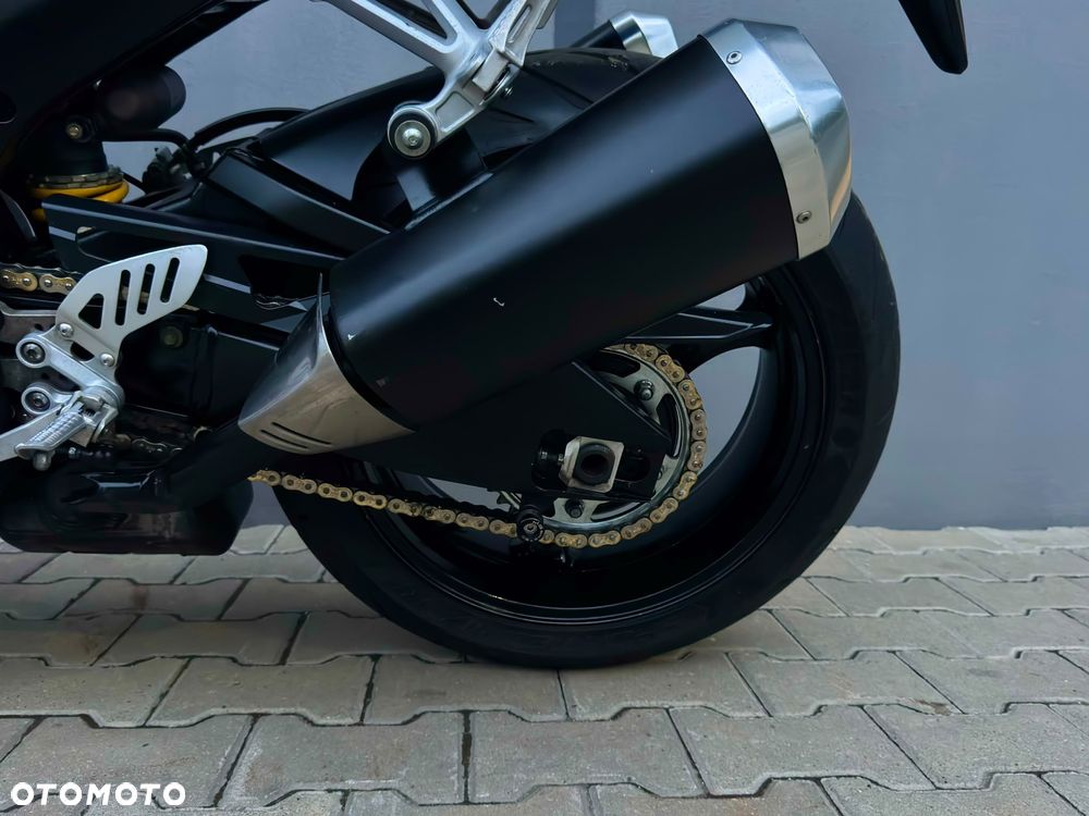Suzuki GSX-R - 15