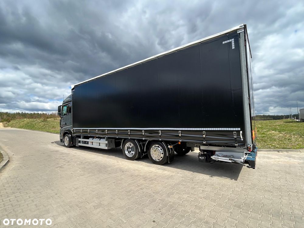 Mercedes-Benz Actros - 14