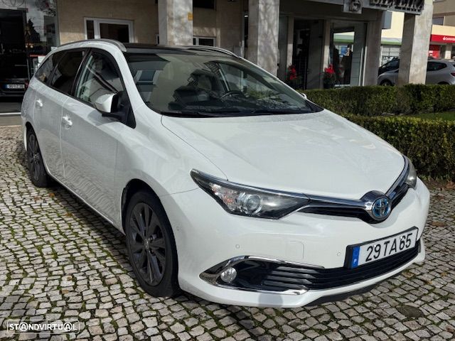 Toyota Auris Touring Sports 1.8 HSD Exclusive+TSS - 4