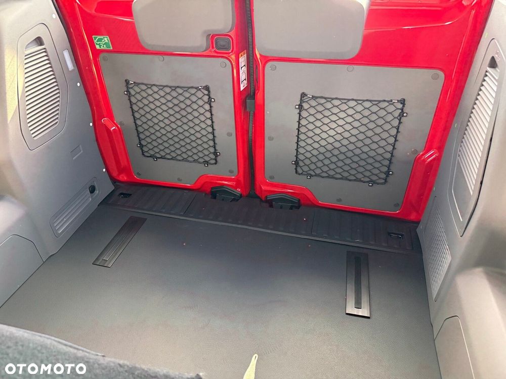 Volkswagen Caravelle - 27
