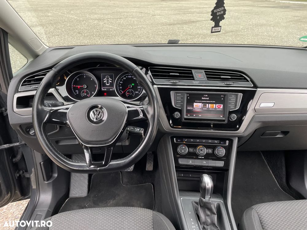 Volkswagen Touran - 5