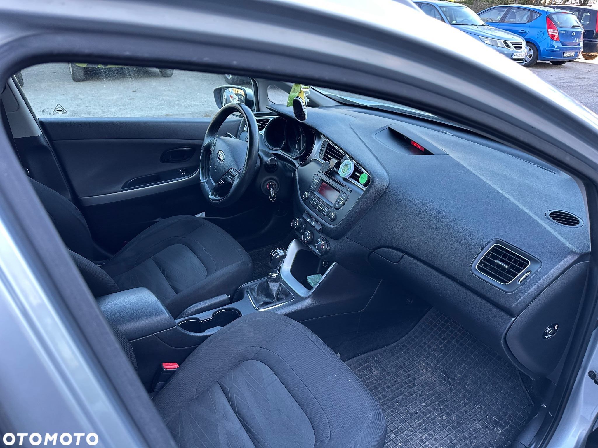 Kia Ceed - 11