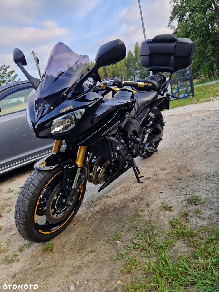 Yamaha FZ8 - 3