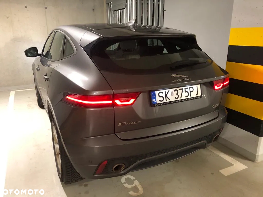 Jaguar E-Pace 2.0 i4P AWD R-Dynamic S - 17