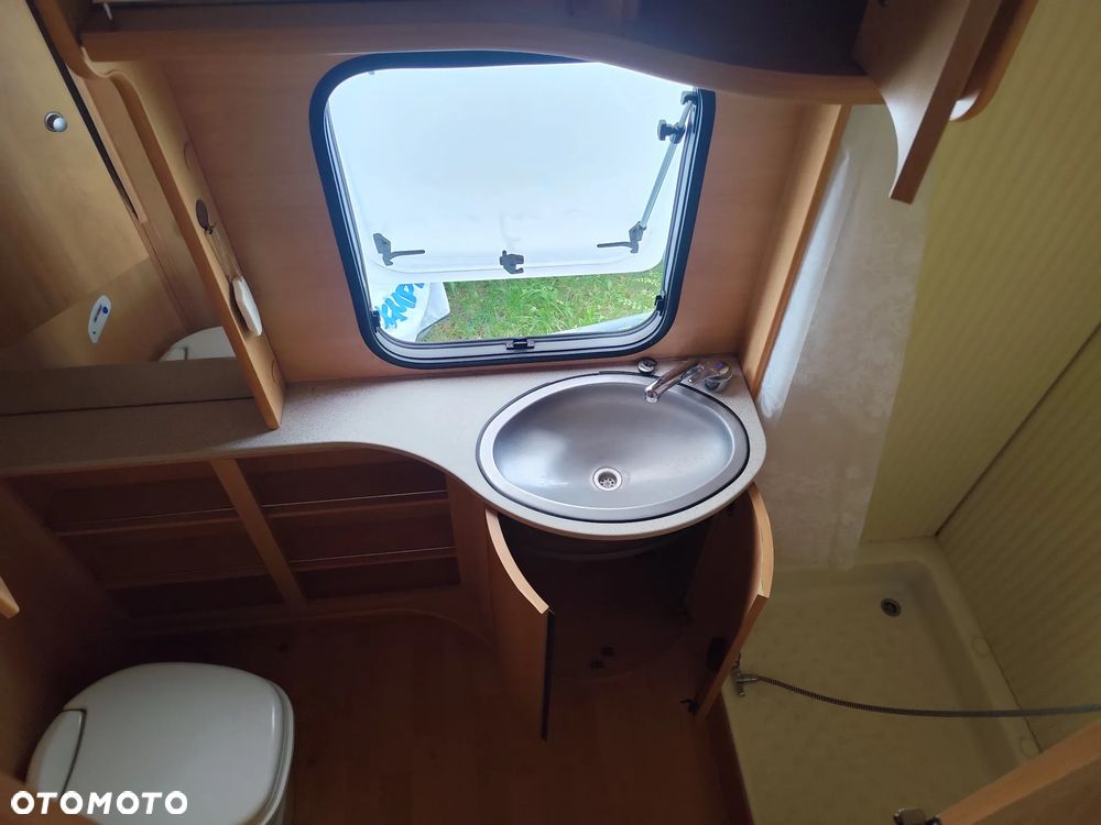 Dethleffs Camper - 13