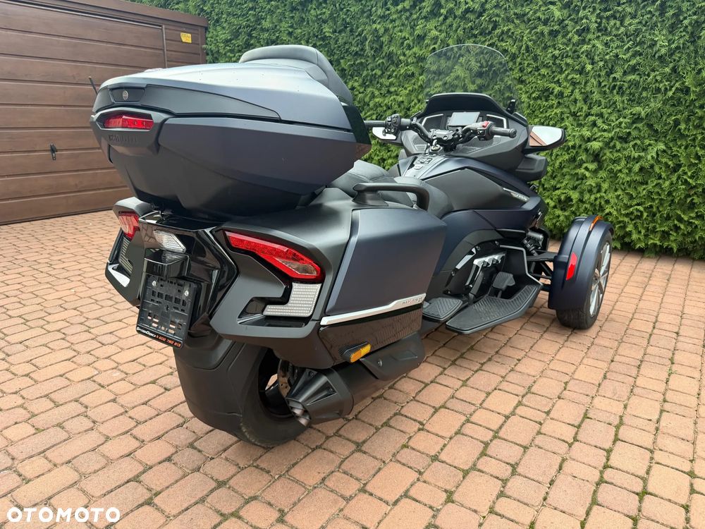 Can-Am Spyder - 4