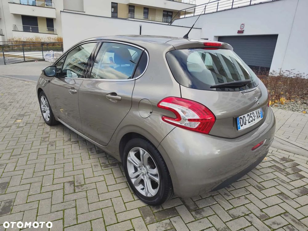 Peugeot 208 1.6 VTi Allure - 10