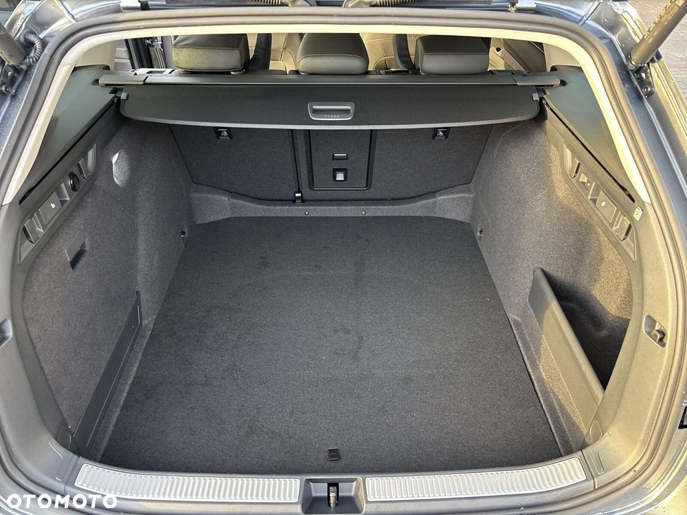 Skoda Superb 2.0 TDI SCR 4x4 L&K DSG - 17