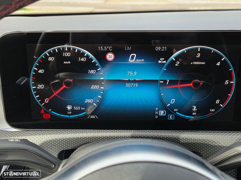 Mercedes-Benz CLA 200 d Shooting Brake AMG Line Aut. - 11