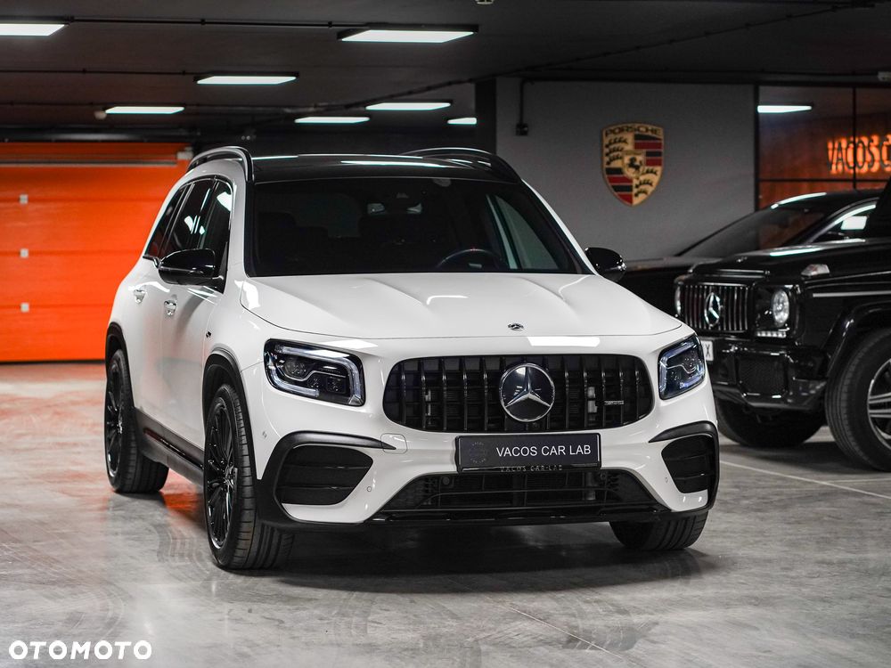 Mercedes-Benz GLB - 1