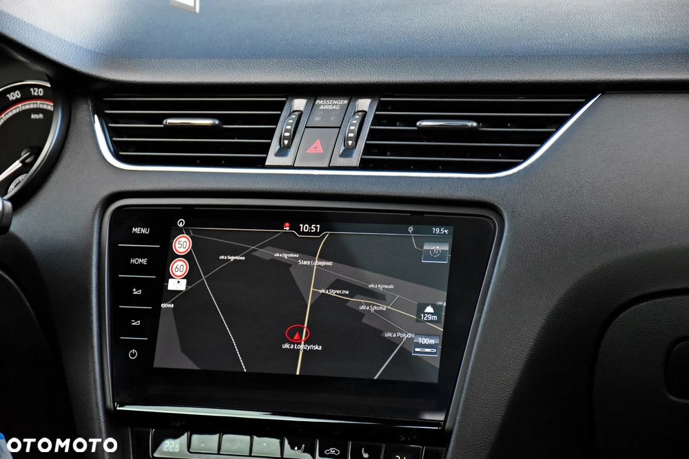 Skoda Octavia 2.0 TDI DSG RS - 33