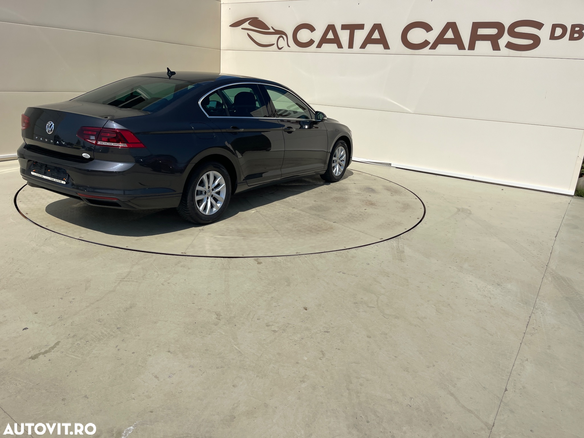 Volkswagen Passat - 16