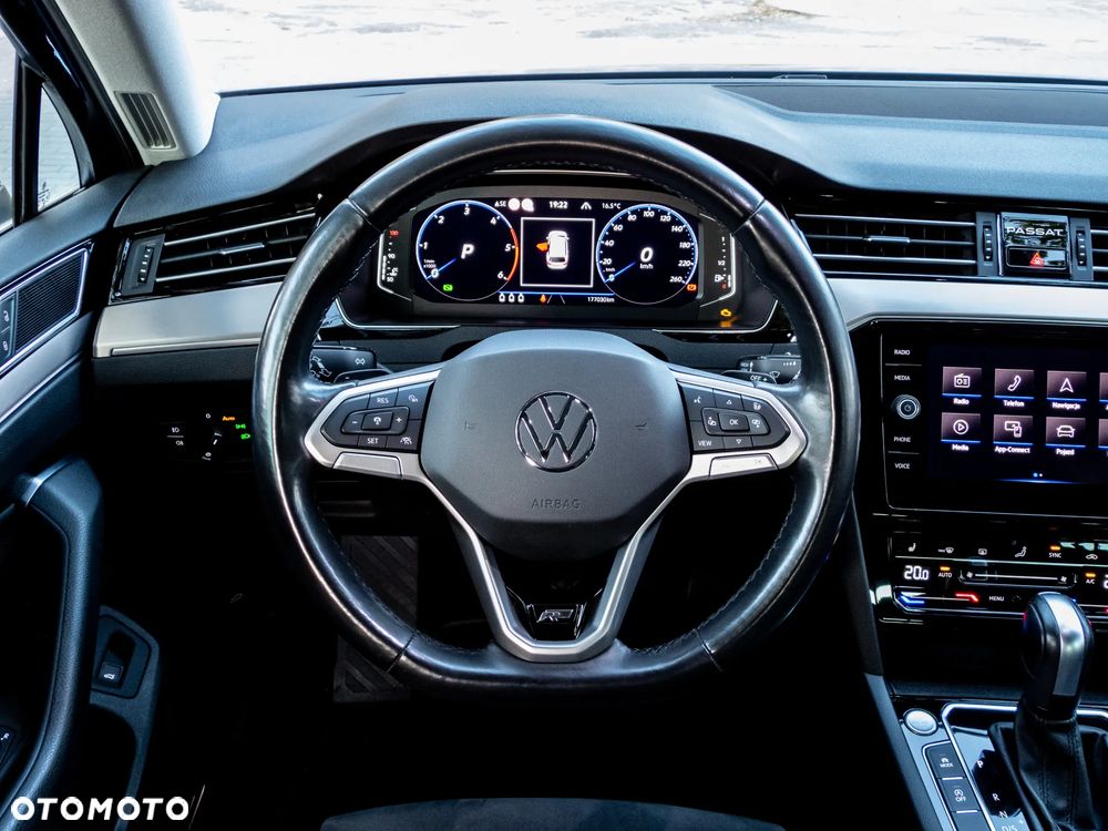 Volkswagen Passat Variant 2.0 TDI SCR DSG 4Motion Elegance - 27