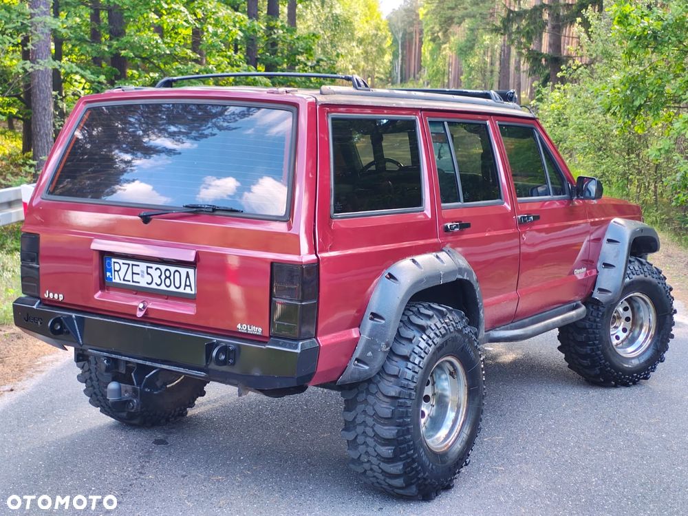 Jeep Cherokee - 3