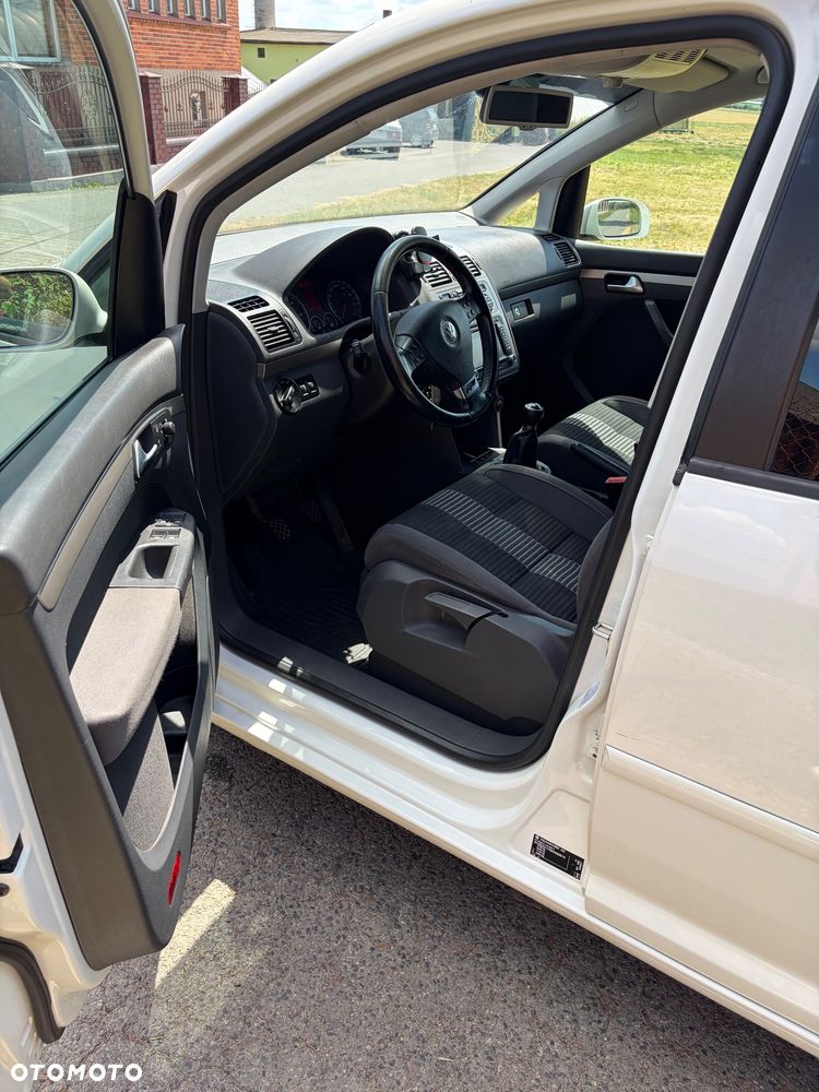 Volkswagen Touran 1.9 TDI DPF R-Line Edition - 11