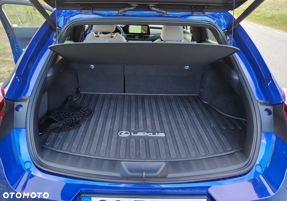 Lexus UX - 8