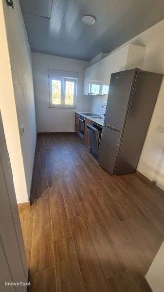 Moradia T2 para Arrendamento em Lage, Monte Redondo

Procura um lar ac - Grande imagem: 3/10